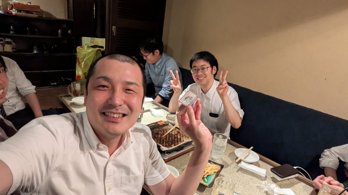 最高位戦東海プロアマリーグ最終節に参加いただいたみなさま、髪型が忙しくて申し訳ありません…
しっかり最後のお仕事（お酒）もこなしておりますなう。今日も麻雀めっちゃおもろかったー（=知らん知識みつけた）！！おかげさまで今日もまた麻雀が強くなりました！！