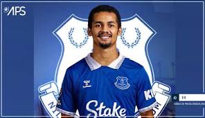 SenEtoile_sen's tweet photo. Elimane Ndiaye donne l’avantage à Everton à la 24ᵉ minute de jeu et devient ainsi le premier buteur du club dans son nouveau stade fraîchement inauguré, le Hill Dickinson Stadium . historique et symbolique. https://t.co/Dk06hudb33