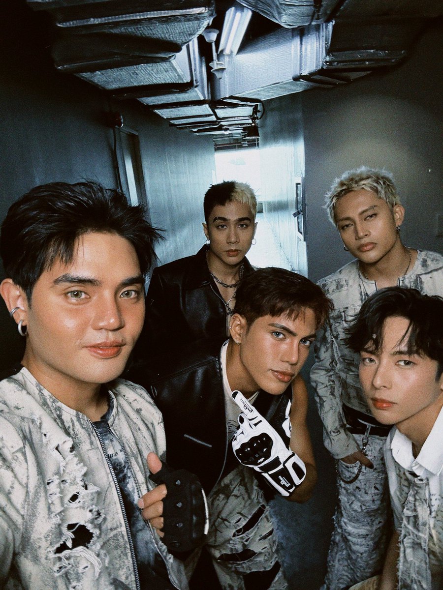 Congratulations SB19 on another successful SAW Concert. MAHALIMA, you absolutely slayed the stage again! What an unforgettable night.

SINGAPORE ROARS WITH SB19
<a href="/SB19Official/">SB19 Official</a> #SB19
#SaWWorldTourSG

CTTO