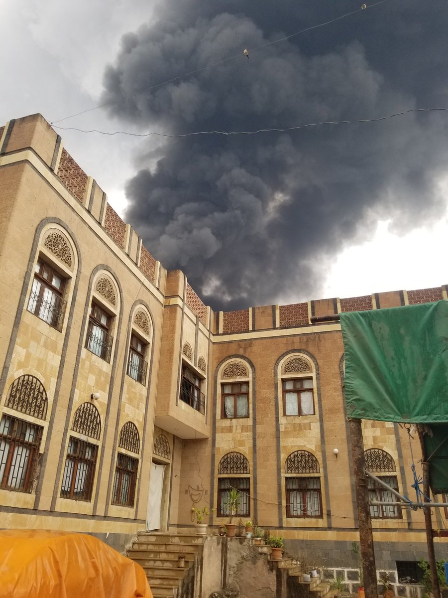 فج عطان
عليكم غضبي
(يا عيبه) كانت كلمت ابني سيلان اثناء الانفجار وهو يهرع في اتجاهنا وهو في حاله رعب