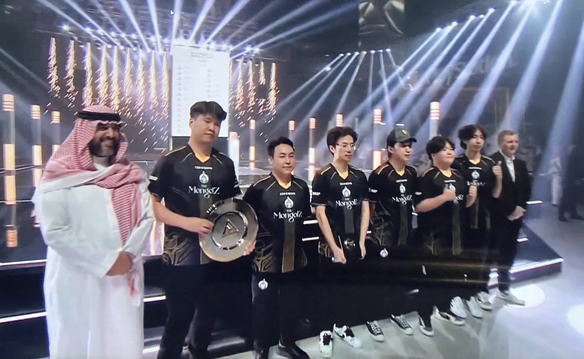 СУПЕР ЗАЛУУЧУУД