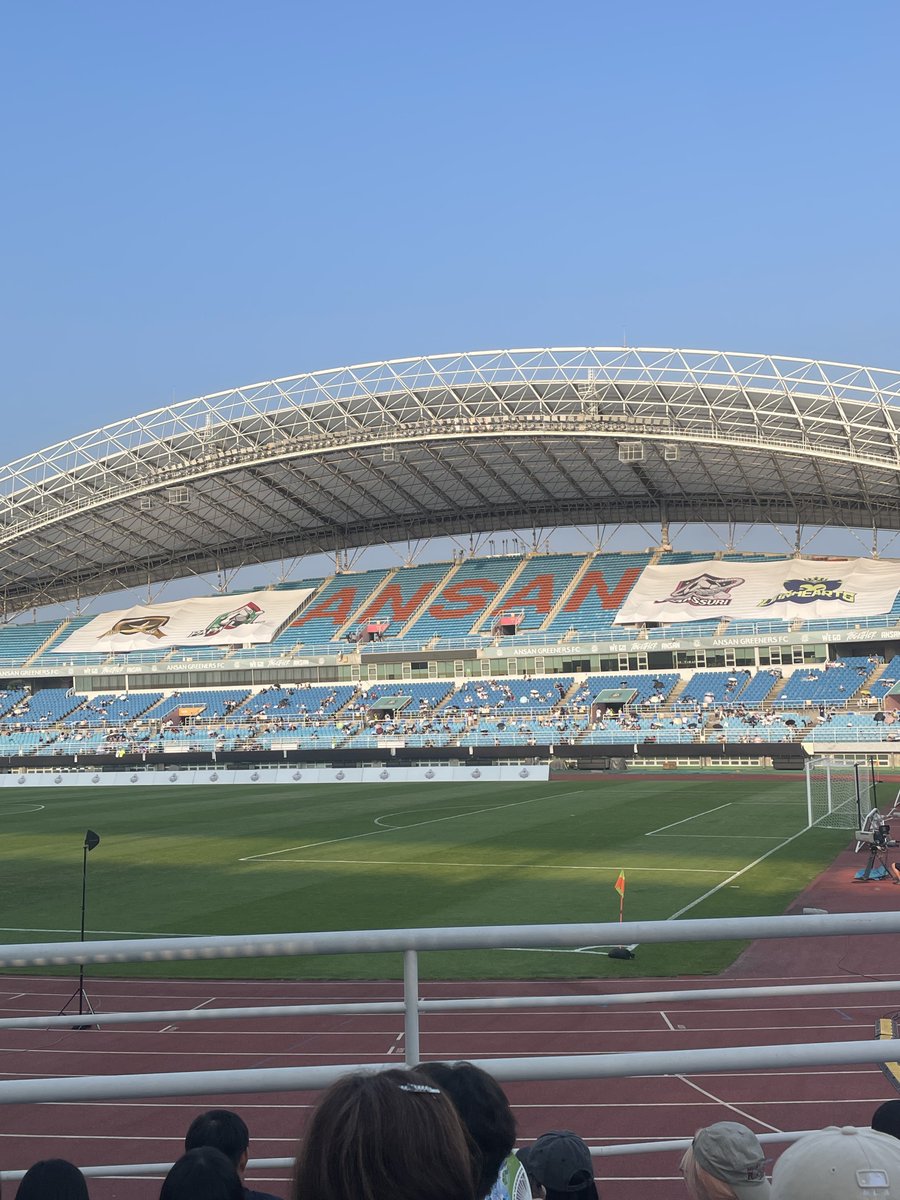 divv_e's tweet image. #픑미담
못난 친구를 둔 죄로
아침 댓바람부터 안산까지 와주었어요ㅜ
그리고 영원히 경기장에 감금됨 ..
나 픑없인못살아