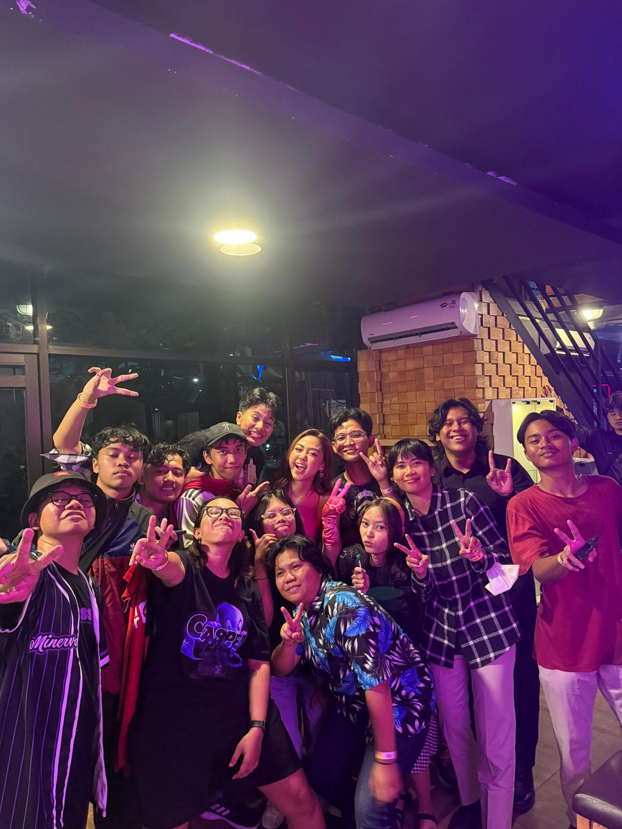 IanRCH11's tweet photo. Had so much fun last night at Pestaria❤, Makasih juga ya @_siscasaras_ udah dateng lagi ke Solo. Sering2 main kemari dan perform ya Sis 😁 and just what i said last night "Ian siap hadir paling depan🫡". https://t.co/ge0NbiasGu