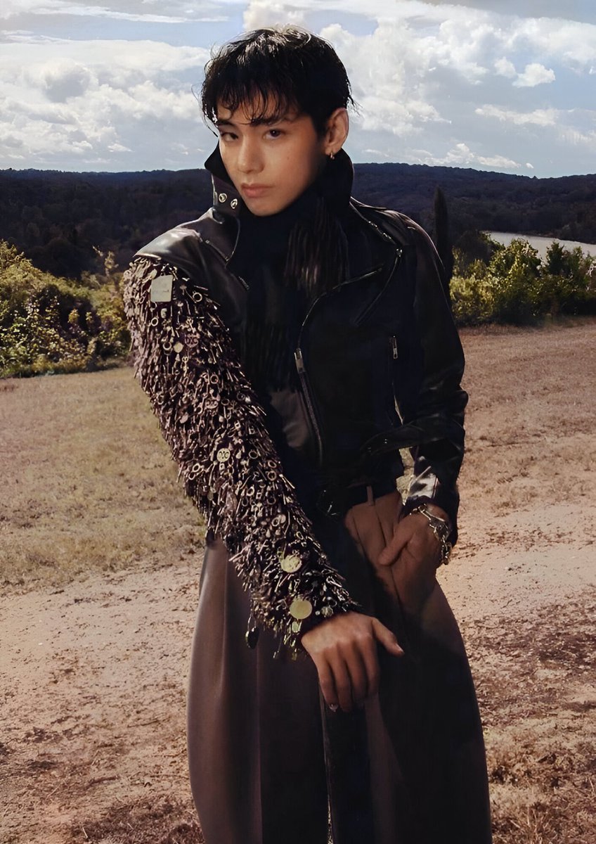 Taehyungimpact's tweet image. THE COOLEST