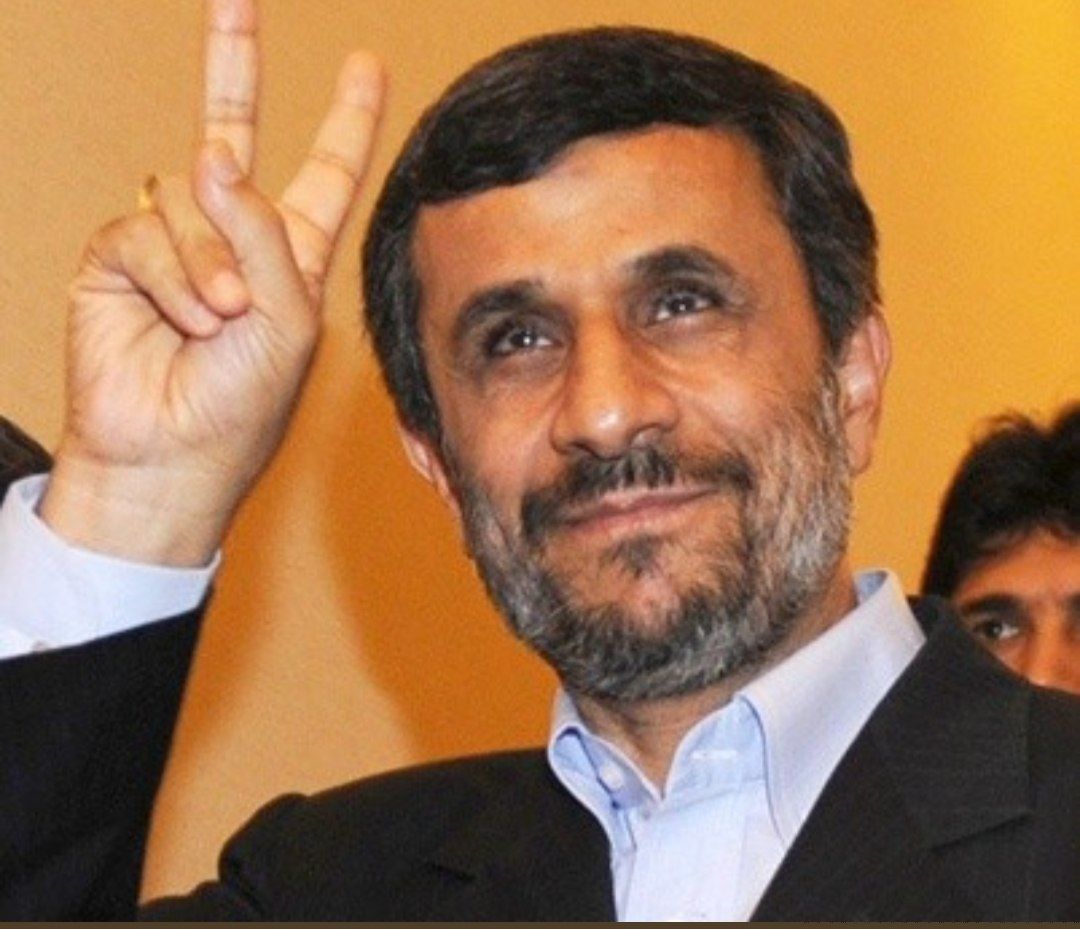 charmanbahari's tweet photo. هر رئیس جمهور پرتلاشی ، 

یک نسخه فیک هم داره !!

#دکتر_محمود_احمدی_نژاد 

#پزشکیان_خسارت_محض 

#آنچه_احمدی_نژاد_در_خشت_خام_میدید https://t.co/HaoXLS0tHC