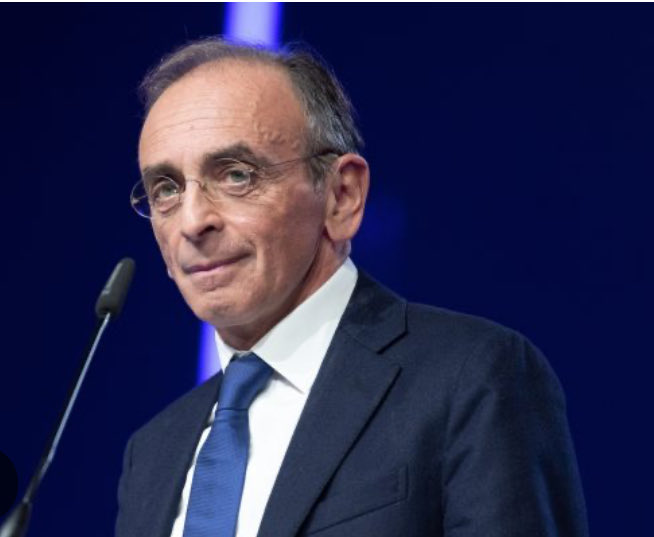 Tant qu‘Éric Zemmour restera aux côtés des français, rien n’est perdu pour la France 🇫🇷 

#Reconquête #Zemmour 🇫🇷