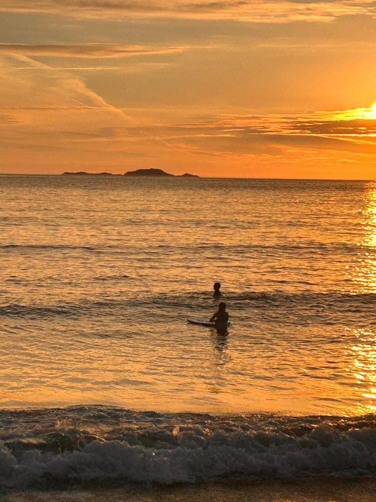 DrElizabethMac1's tweet photo. There was evening and there was morning and it was perfect #Pembrokeshire @ItsYourWales 
#Whitesands #StNons https://t.co/aweI5eobnm