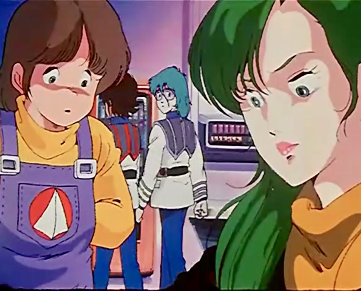 三馬鹿トリオのワレラ､ロリー､コンダはマクロスへの初潜入時にワレラが女物の服を間違えて着て散々な目に遭いますが、後日潜入したミリアはそうした間違いをせず、しかもセンスの良い服装選び。(着替えもしているし)きっと3人組の持ち帰った情報が役に立ったのでしょうね。😁＃マクロス