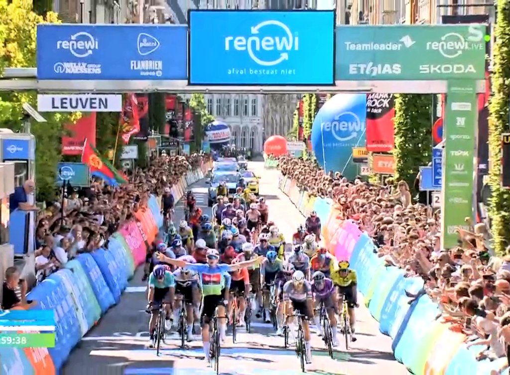 LeCyclismebelge's tweet photo. 🏆 𝘼𝙍𝙉𝘼𝙐𝘿 𝘿𝙀 𝙇𝙄𝙀 🇧🇪 𝙎'𝙄𝙈𝙋𝙊𝙎𝙀 𝙀𝙉 𝘾𝙊𝙎𝙏𝘼𝙐𝘿 !! 🧨💥🥵

Après un final mouvementé, le leader du général remporte la dernière étape ET le classement général final 😍✨️

#RenewiTour https://t.co/b48BGhTGqq