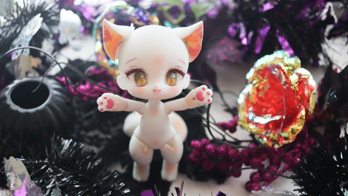 【オーダーベスティ】
耳に秋桜と色味を。色は秋桜が映えるよう夕暮れ色に。
全体的にふわっと可愛いデレ猫ちゃんをイメージしてとのオーダーでしたので可愛らしい子が生まれました。お上品なお嬢様です！
この度は本当にありがとうございました！

 #海月のベスティオーダー　#海月のベスティ