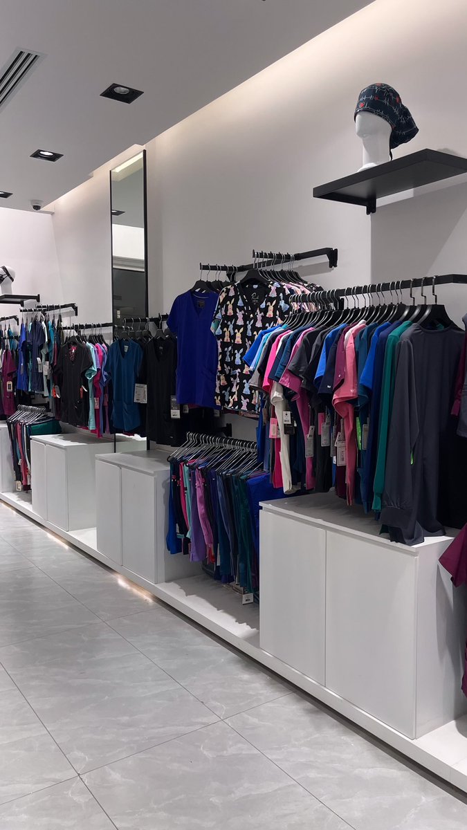 junior year lab coat and scrub 
ثالث سنه ولا زالت مشاعر المستجدين فيني ❣️