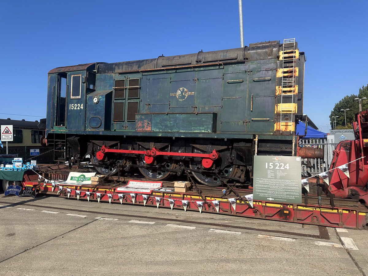 What a day! Ashford Depot open day organised and delivered by <a href="/Se_Railway/">Southeastern</a> to perfection. Thanks for having us, thanks to all the visitors. We had a great time and hope you all did too. 
#Railway200