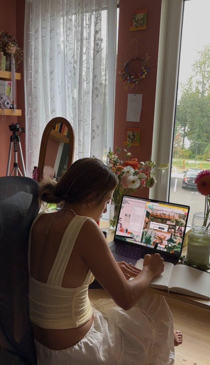 pov: you woke up before 8am on a sunday to build your storytelling habit—with new girlfriends who get it 👯‍♀️✨