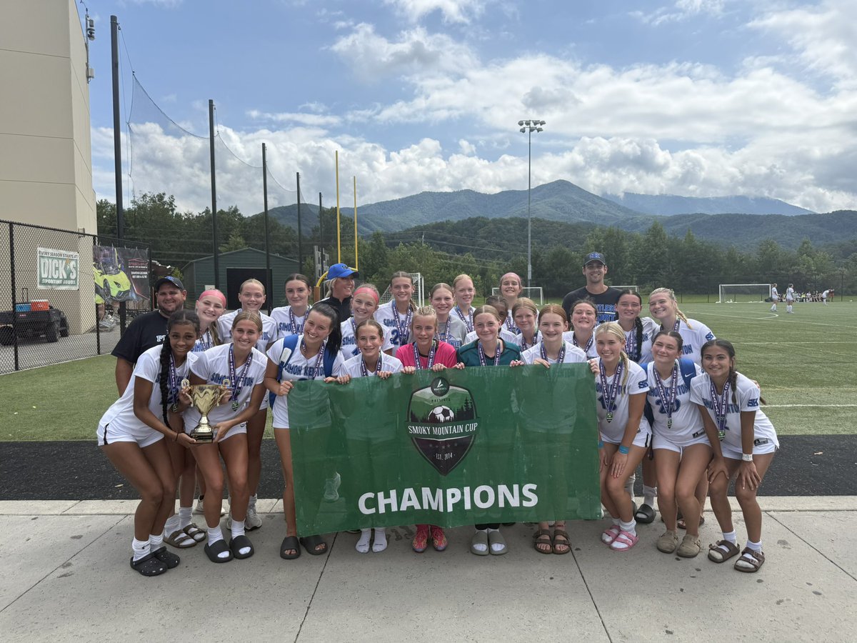 Congrats to the Clingman’s Dome Division CHAMPIONS <a href="/SKLadyPioneers/">Simon Kenton Girls Soccer</a>‼️

See you next year <a href="/RockyTopSports1/">RockyTopSportsWorld</a> to defend the 🏆! #SmokyMountainCup
 
⛰️🏆⚽️

<a href="/PrepSpin/">PrepSpin</a>