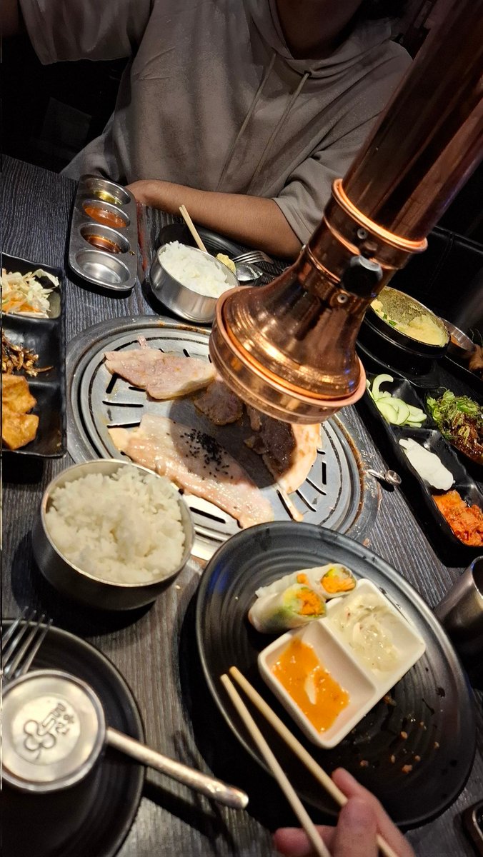 Friends kidnapped me at 2 am for a random KBBQ sesh lmao