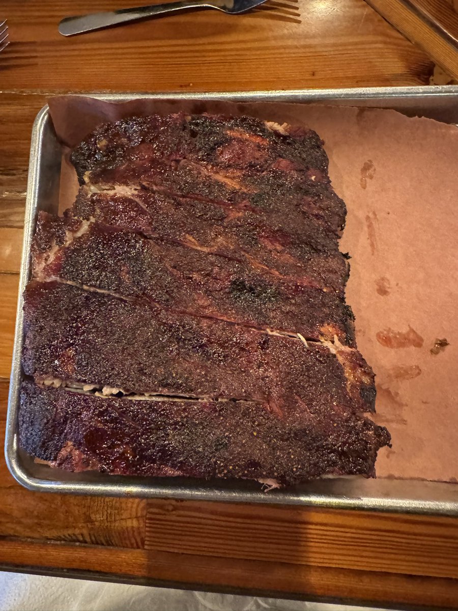 spartyryanh's tweet image. After being a diehard @MeatBBQ fan for 7 years now I celebrated in style eating 2 full racks of ribs🤘🏻🍖 @Q106 @OldTownLansing @GuyFieri @LyntzJohnson @logg666 @LSJNews @CityPulse @FoodNetwork @lansingmichigan