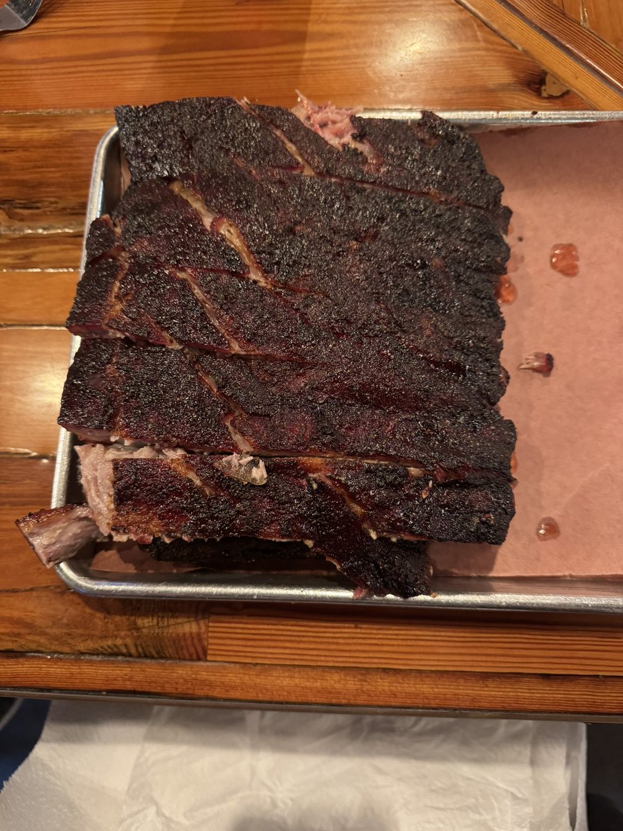 spartyryanh's tweet image. After being a diehard @MeatBBQ fan for 7 years now I celebrated in style eating 2 full racks of ribs🤘🏻🍖 @Q106 @OldTownLansing @GuyFieri @LyntzJohnson @logg666 @LSJNews @CityPulse @FoodNetwork @lansingmichigan
