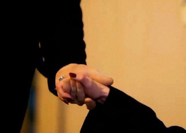 .
.
.

               كل الأيام معك دافئة حنونة، 
                 تتسرب الضحكات منها…♥️☁️
.
 #مساء_الخير_والسعاده_للجميع 
.#رسالة_لقلبك 
.
