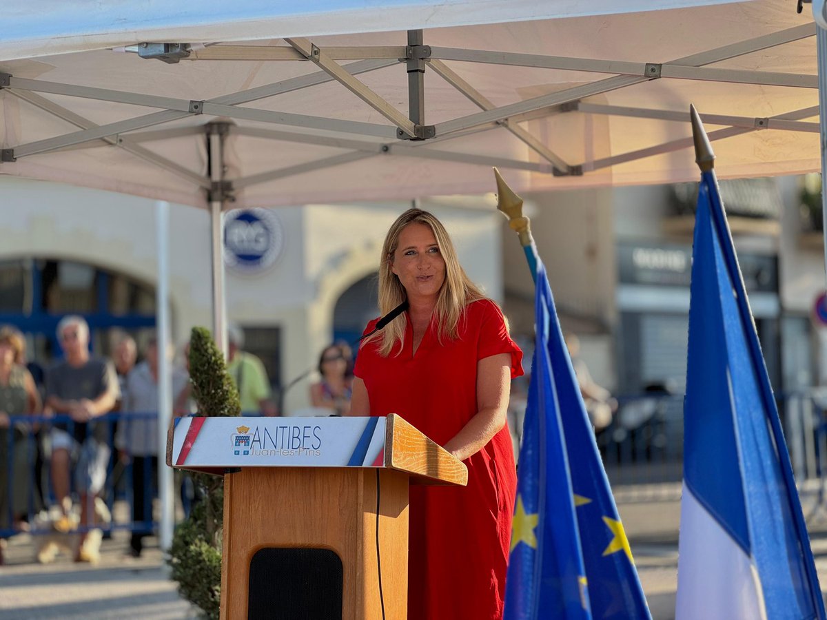 AlexndraBorchio's tweet photo. 🇫🇷 En ce 24 août, nous honorons la mémoire de la libération d’ #Antibes aux côtés de @JeanLeonetti et de centaines d’ Antibois.
Ici, la mer nous rappelle chaque jour que la liberté, comme l’horizon, ne doit jamais être perdue de vue.

N’oublions jamais 🕯️ https://t.co/t7WuhHCc2y