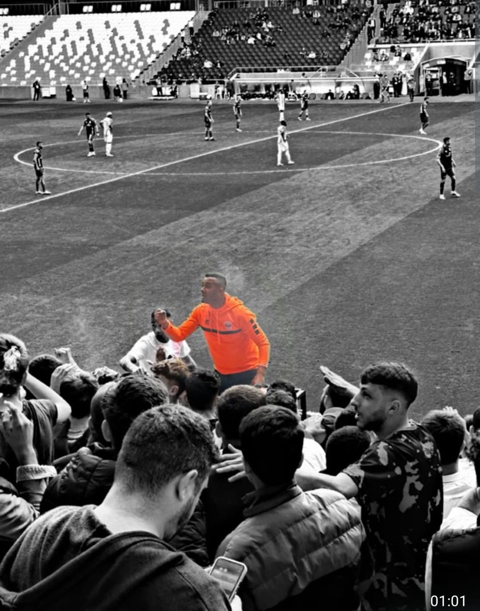 TURBEYLER AZİZ KAÇARDIR, AZİZ KAÇAR TURBEYLERDİR!

Ne tehditlere boyun eğeriz ne de hakaretlere! Baş veririz, baş eğmeyiz!