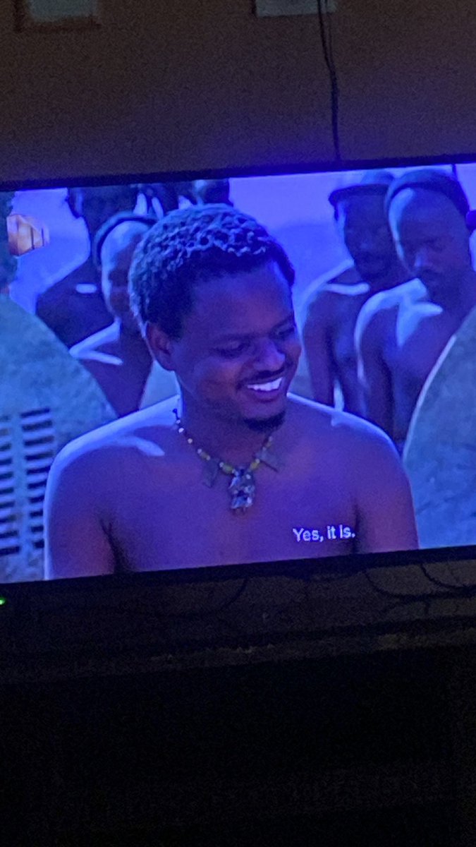 And from this fight a a guy left kwaQwabe and uVenda and formed his own tribe #ShakaiLembeS2