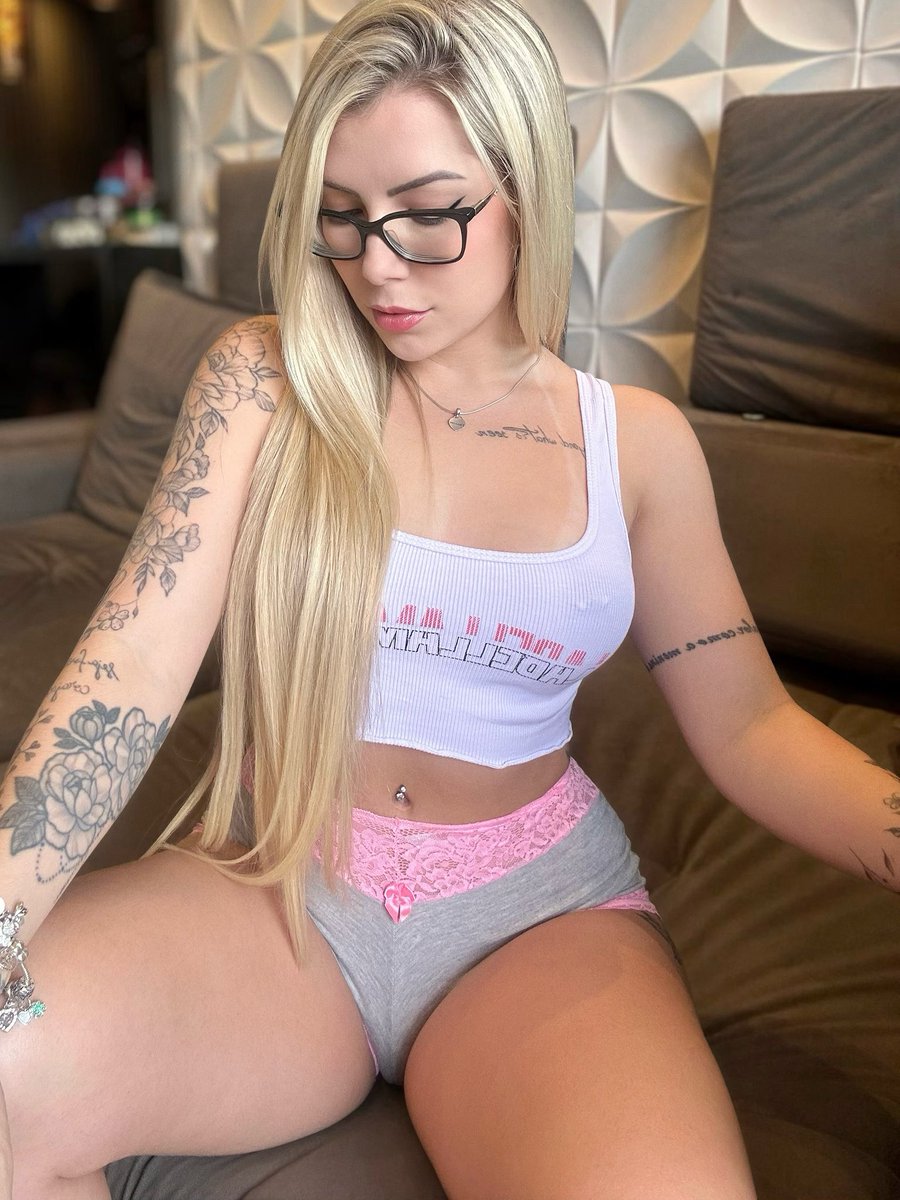 ONLYFANS.COM/LOIRAFEET +18 😈