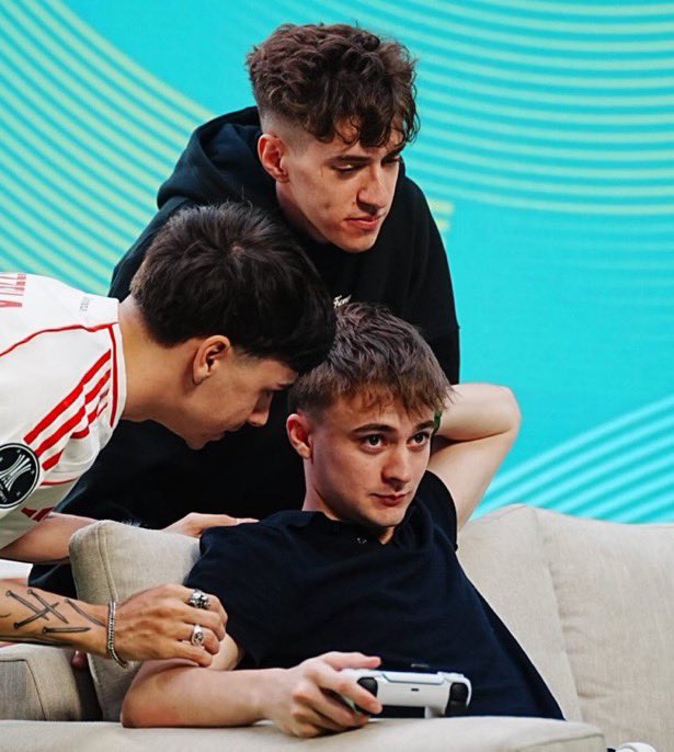 Y UN DIA CUALQUIERA

"SE TERMINO MERNOSKETTI"