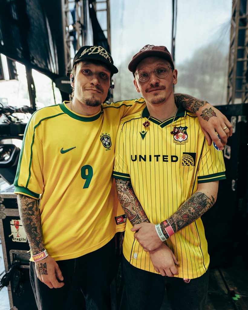 NeckDeepUK's tweet image. From 🏴󠁧󠁢󠁷󠁬󠁳󠁿 to 🇧🇷 with ❤️

Thank you for the warm welcome Curitiba. Argentina next then São Paulo next weekend for I Wanna Be Tour round 2

📸: @wondergirlphoto