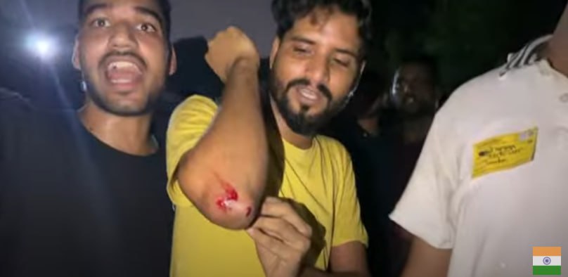 NeerajYadav1_'s tweet image. मोदी जी देख रहे हो... आपकी दिल्ली पुलिस छात्रों को मार रही है 😡😡😡

क्या इसी दिन के लिए आपको प्रधानमंत्री बनाया गया था!...
जवाब दीजिए???😭😭

#ssc_chor_hai #SSC_System_Sudharo 
#SSCVendorFailure 
#SSCMisManagement
#sscprotest2025 
#ssc_chor_hai