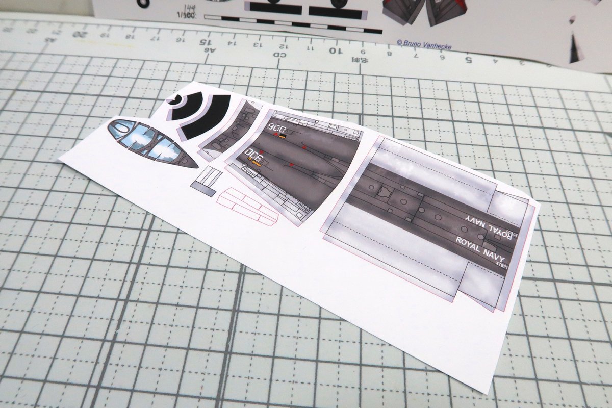 #ペーパークラフト
McDonnell F-4K Phantom II RN
(scissors and Planes 1712) 1:144
スペイファントム、今日から製作開始です
今回は機首まで、尾部と左右インテーク辺りはちょっと難しそうなので慎重に進めたいと思います