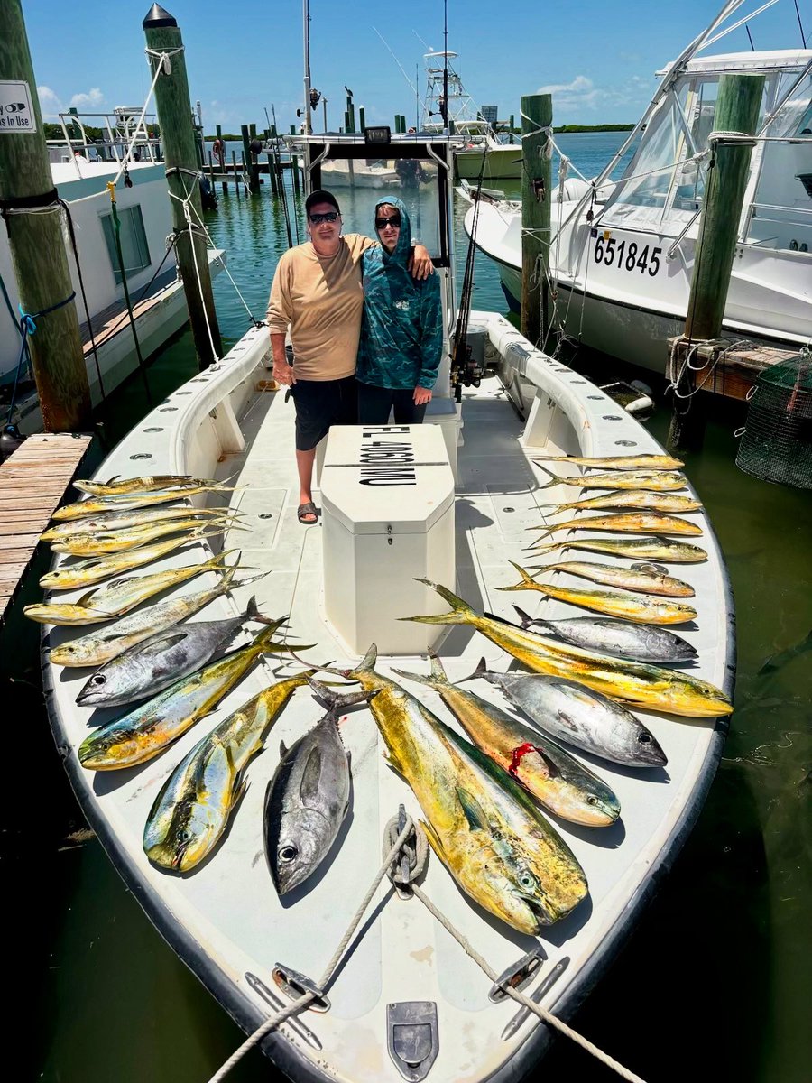 FearlessFishing's tweet photo. Some nice #mahi and #blackfin #tuna on the the #fearless CALL OR TEXT CAPT. JOE 786-295-2162 https://t.co/ZaFAyM5LDY