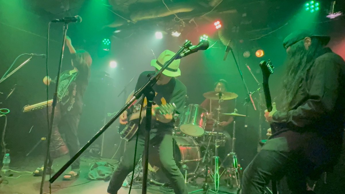 諫早裸蛇SLIDE22

有り難うございました🙇‍♂️

35℃とにわか雨で酸欠LIVEサンキューベイベー⚡️

佐世保に帰るです。