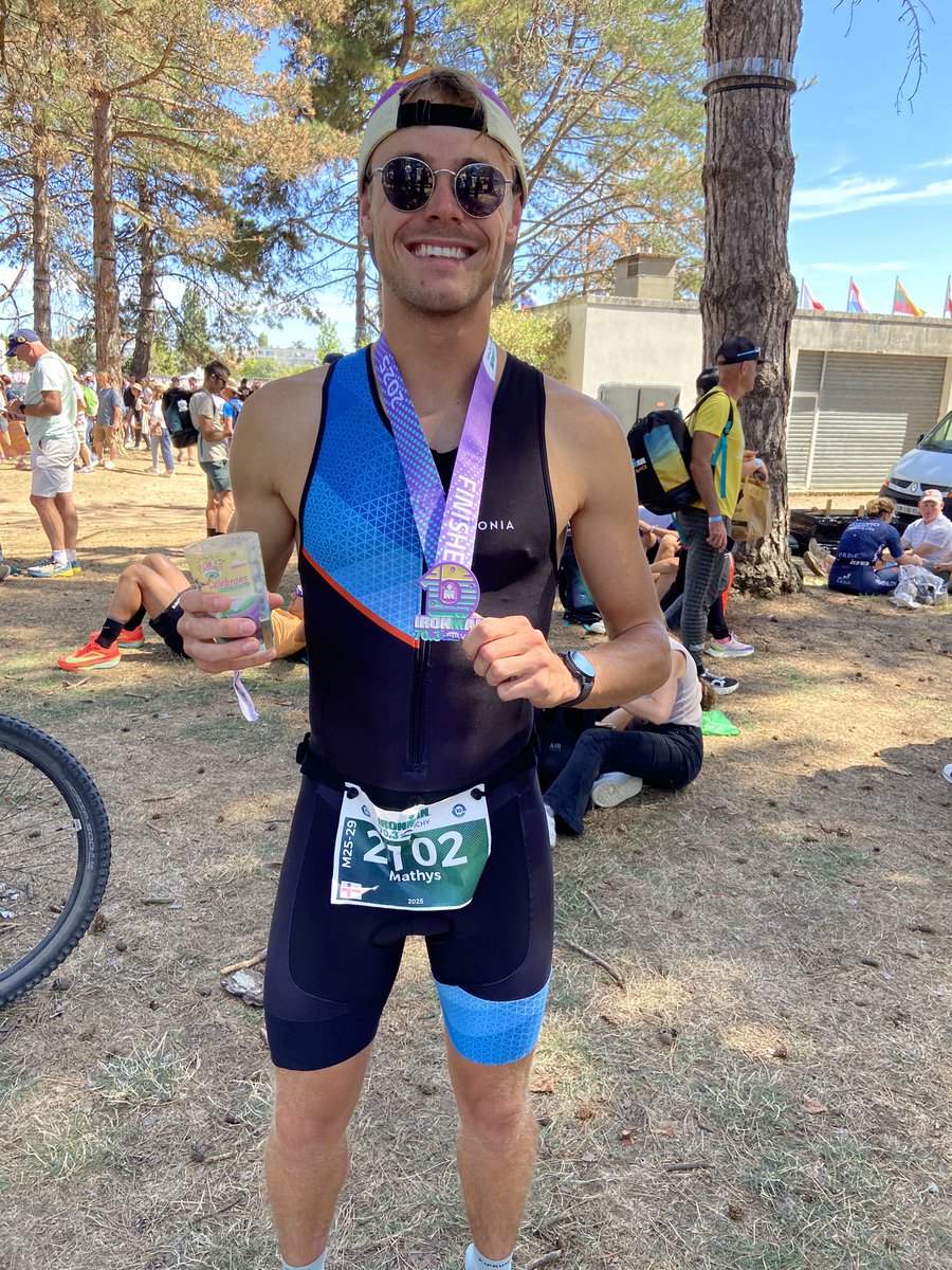 Premier triathlon ✅
Et pour fêter ça, ironman 70.3 de Vichy. Je le termine en 5h42. 
Deux mois pour faire du vélo je l’ai bien senti avec 1100m de dénivelé mdr… Je suis content dans l’ensemble pour un premier 🥰