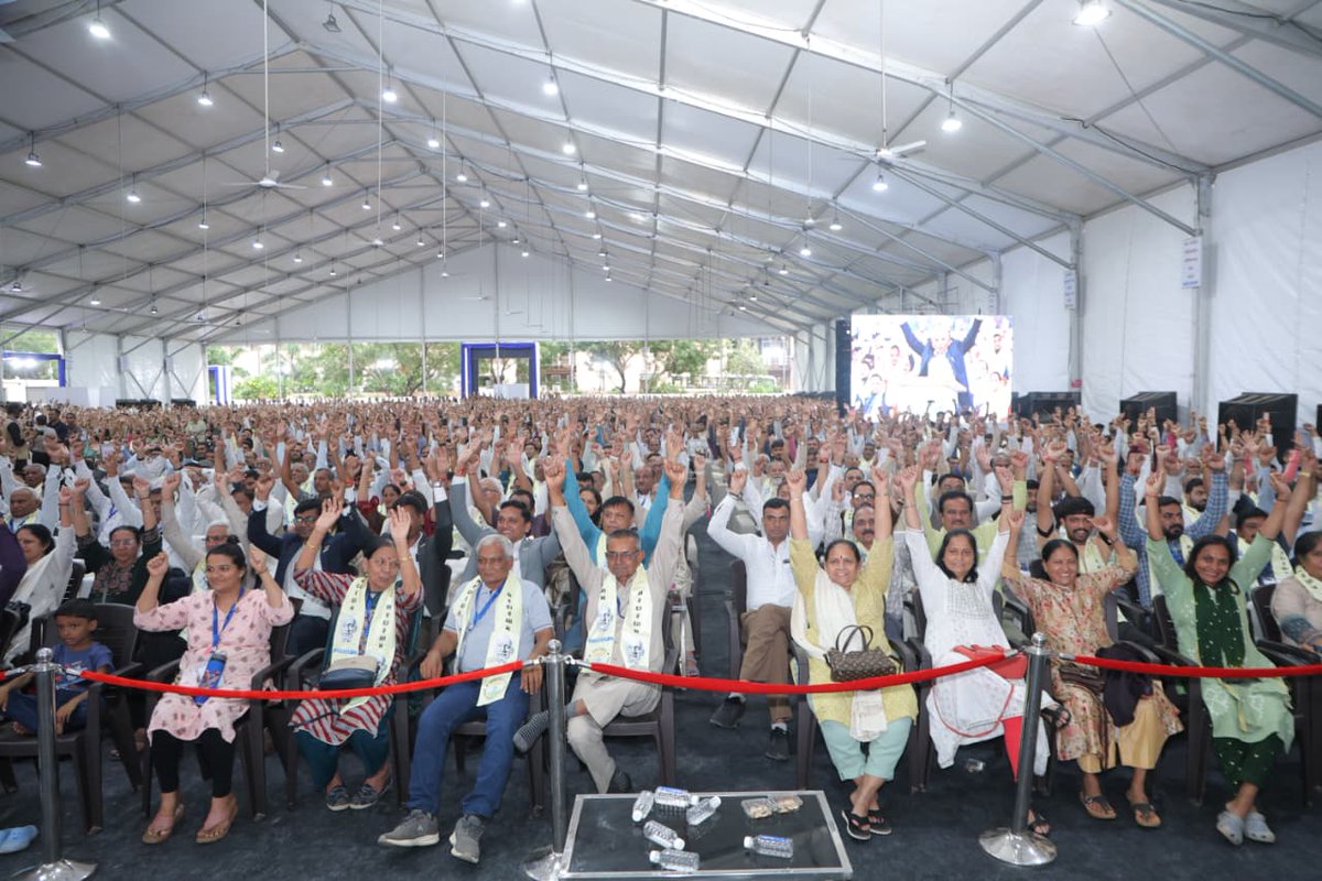 આ પ્રસંગે, આદરણીય વડાપ્રધાન શ્રી @NarendraModi જી એ વીડિયો સંદેશ દ્વારા દીકરીઓના કલ્યાણ અને ઉન્નતિ માટે સરકારના અભિયાનો અને પ્રોત્સાહનરૂપ કામગીરી અંગે સૌને પ્રેરણાત્મક માર્ગદર્શન આપ્યું હતું.

‘કન્યા કેળવણી’ પહેલ દ્વારા સમાજમાં દીકરીઓને ભણાવવાના પ્રયાસો અને બીબાઢાળ શિક્ષણમાં