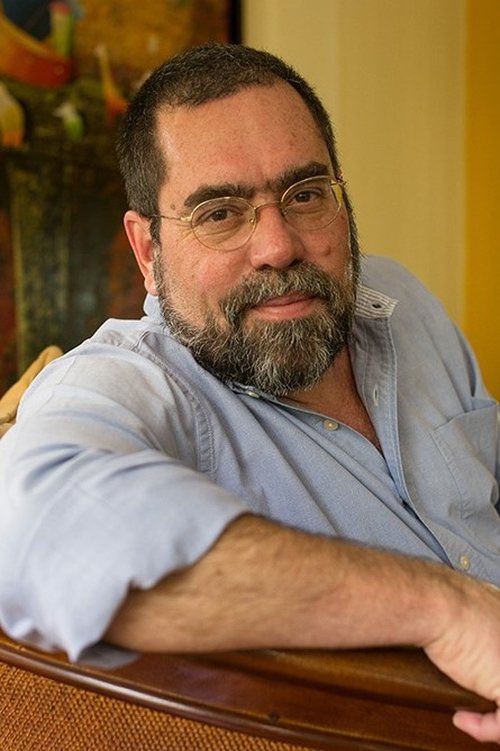 Lamento la temprana partida del gran director venezolano, Luis Alberto Lamata. De su amplia filmografía destaco su icónica ópera prima, “Jericó” (1991), una proeza fílmica hecha con las uñas, a los 25 años de edad; “Desnudo con naranjas” (1995) y “Taita Boves” (2010). QEPD.