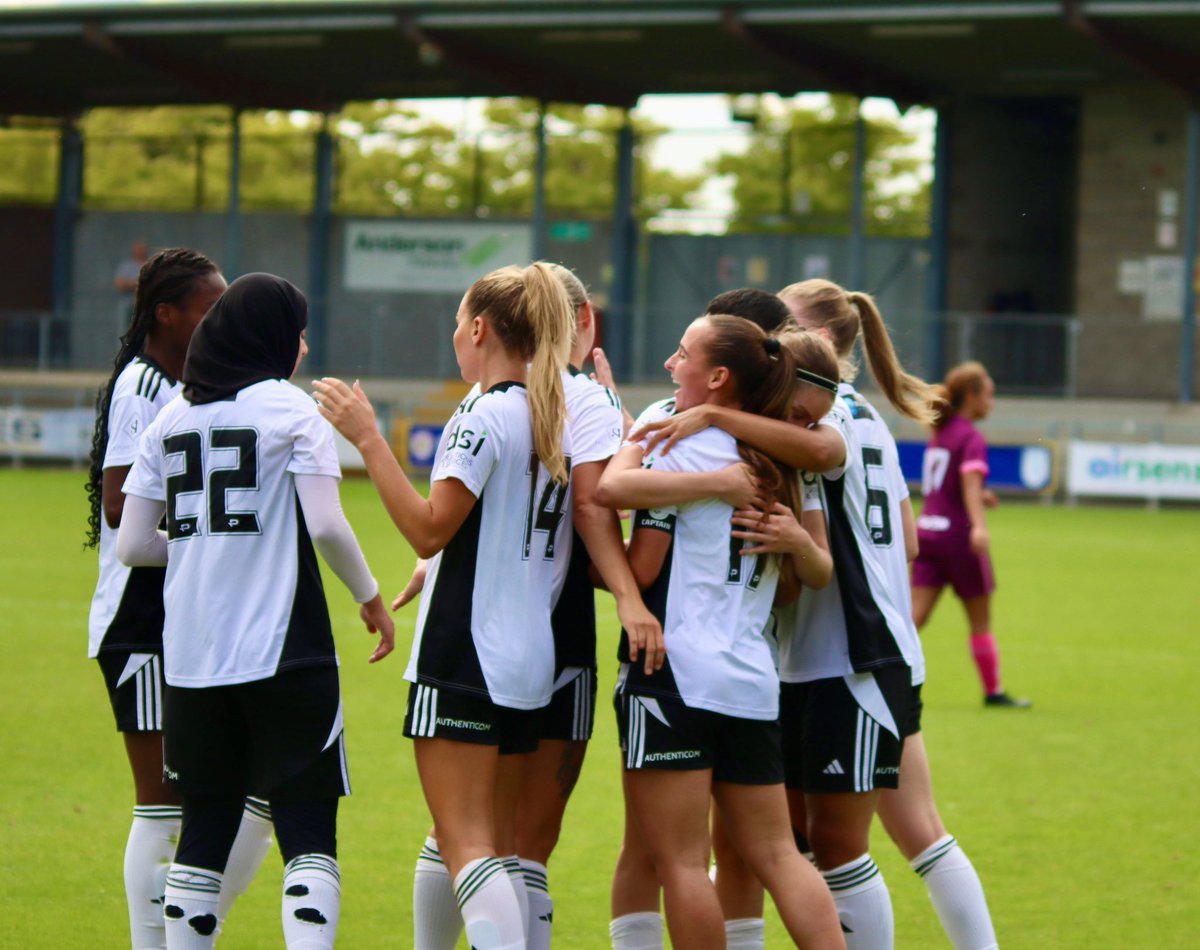 DartfordFCWomen's tweet photo. Darts take their first home win! 

 🎯 #Upthedarts | #thedartdestroyers  📸 kicksandclicks https://t.co/Mzw55dNU9t