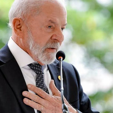 leolinshumor's tweet photo. 🚨 AGORA: Presidente Lula admite não gostar da franquia Como Treinar o Seu Dragão: "Um filme sobre um dragão sem dente? E ainda negro??" https://t.co/2UEjnkCEQf