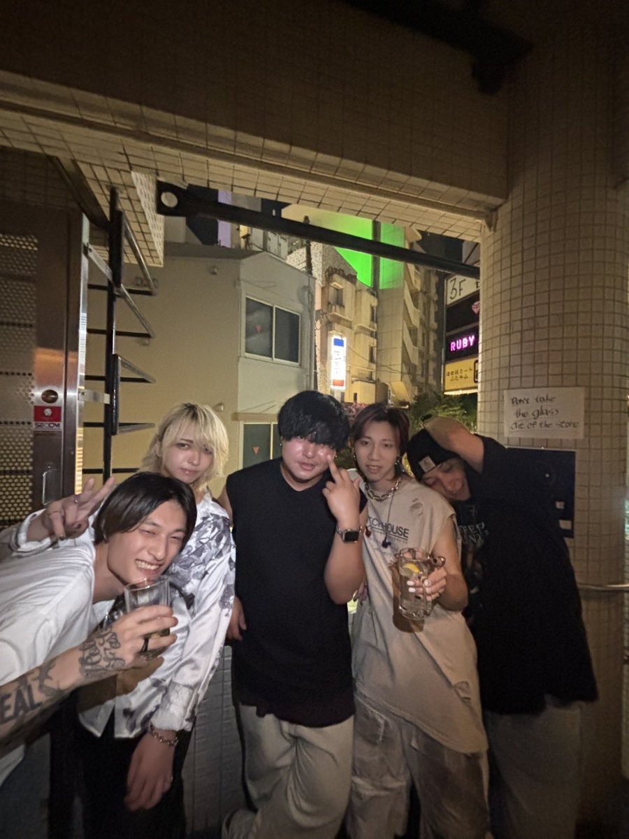 【ありがとうございました🐕】

8/24(日) 渋谷RUBYROOM
LOUDER!! Vol.15 
~6th Anniversary~