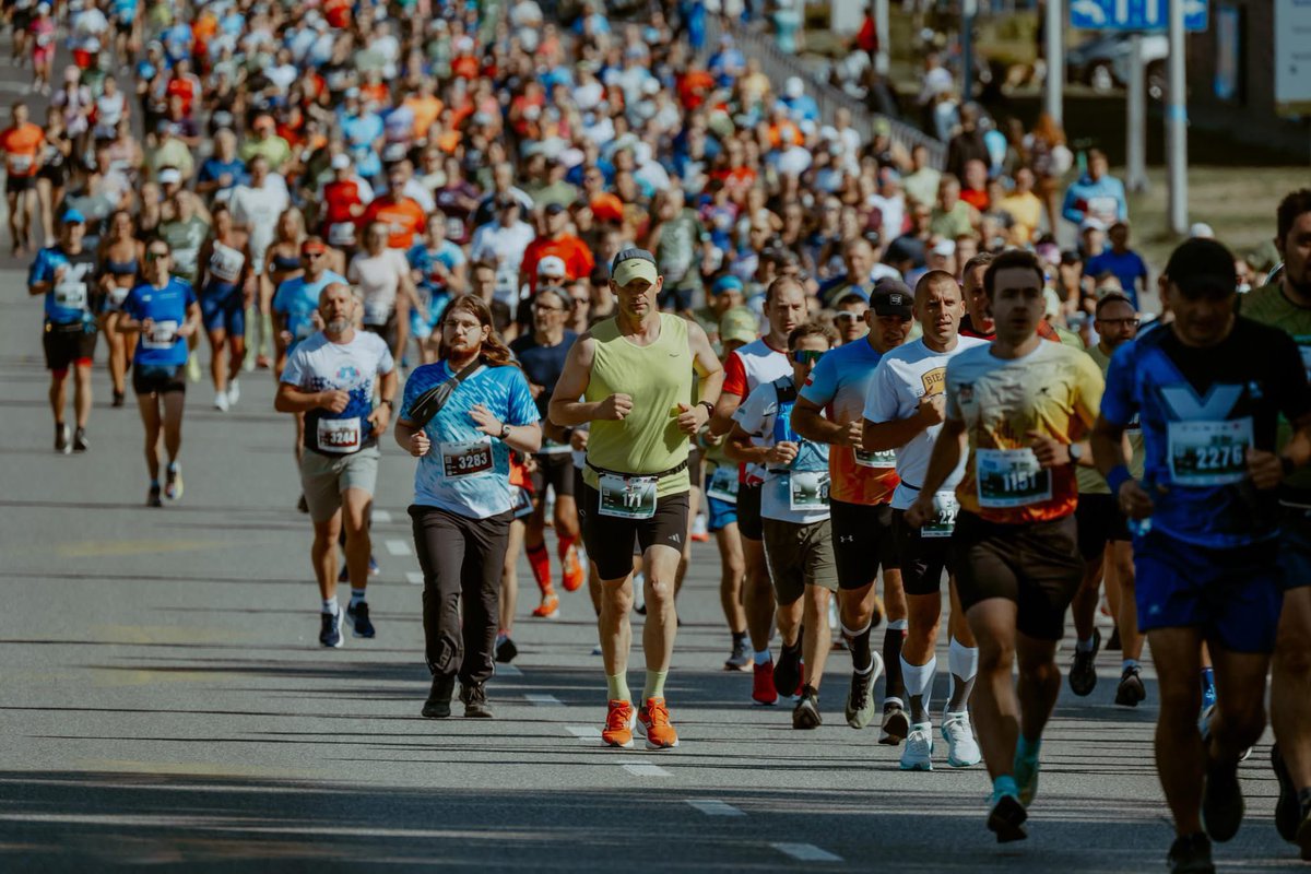 WałbrzychMojeMiasto (@walbrzychmm) on Twitter photo 🏁 Toyota EKO Półmaraton Wałbrzych 2025! 🌿
Gratulacje dla wszystkich 👏🔥
🥇 Półmaraton:
Panowie – Tomasz Mikulski 01:11:39
Panie – Paulina Szarzyńska 01:26:54
10 km:
Aleksander Szkaradek 00:37:26
Anna Wysoczańska 00:44:38
📊 Wyniki 👉 wyniki.datasport.pl/results5573/in…
<a href="/RomanSzelemej/">Roman Szełemej</a> 🏁 Toyota EKO Półmaraton Wałbrzych 2025! 🌿
Gratulacje dla wszystkich 👏🔥
🥇 Półmaraton:
Panowie – Tomasz Mikulski 01:11:39
Panie – Paulina Szarzyńska 01:26:54
10 km:
Aleksander Szkaradek 00:37:26
Anna Wysoczańska 00:44:38
📊 Wyniki 👉 wyniki.datasport.pl/results5573/in…
<a href="/RomanSzelemej/">Roman Szełemej</a>