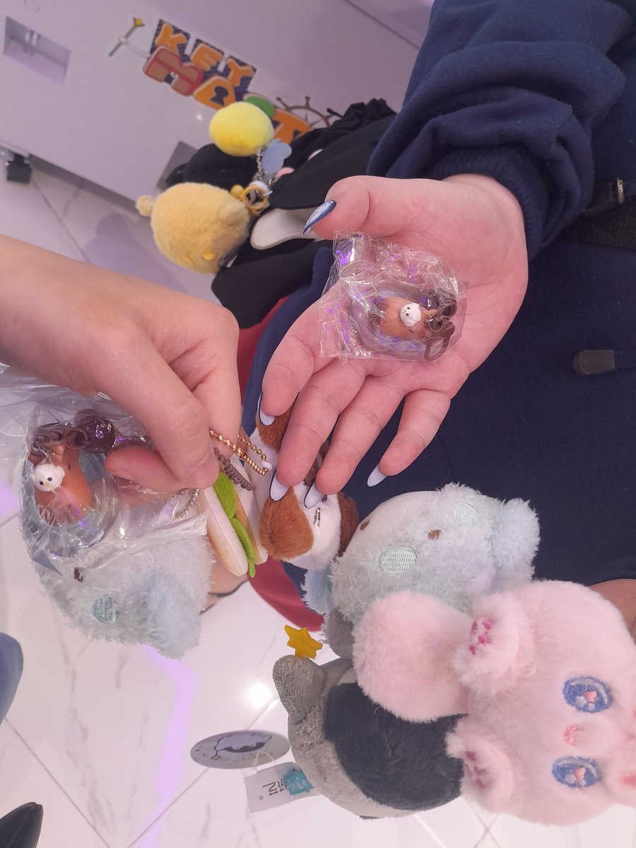 Night date with <a href="/BaiShuangHuaa/">BaiShuangHua|白霜花|🍑❄️</a> ~

Sangat cuan dapet boneka 6 dari arcade🤣