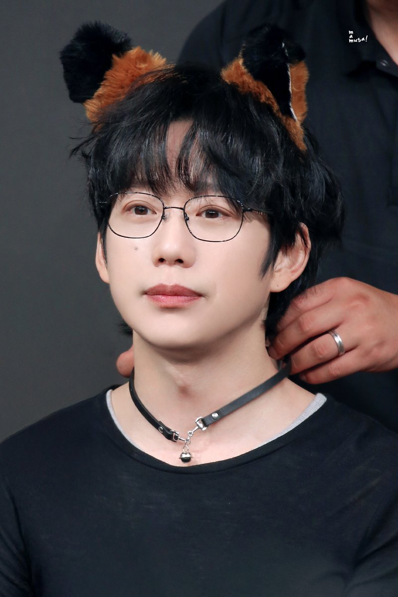 250824 5.0 발매 기념 팬사인회 

웁싀 , , , 🦊

#10CM #십센치 #권정열