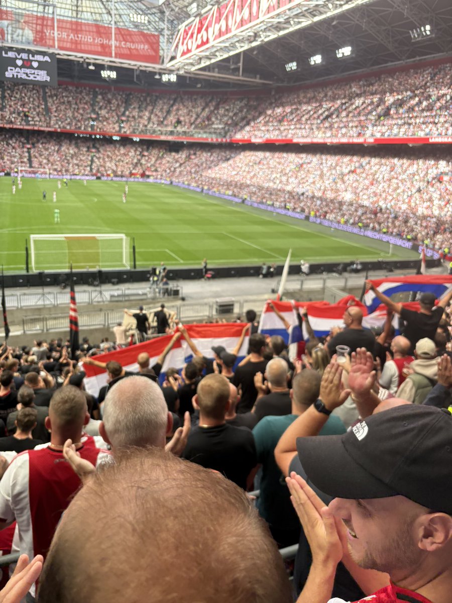 Robin__M87's tweet image. Duidelijk toch!?!!! #lisa #ajaher #fside