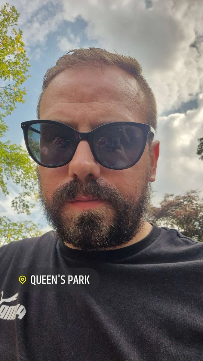 DeeJayDeeBee's tweet photo. Enjoying the bank holiday sunshine 

#stokeontrent #selfie #profilepic #dj #hardcoreraver #musicproducer #deejaydeebee https://t.co/7zYebtpItr