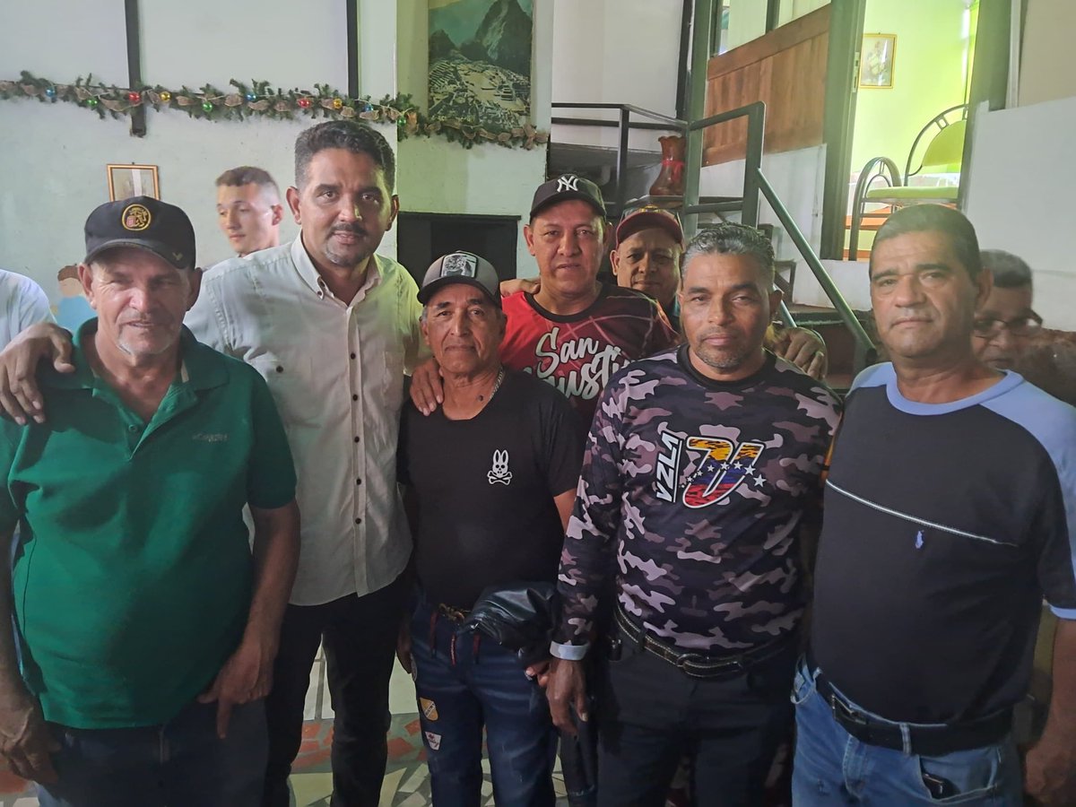 Junto al CEM de Acción Democrática en Resistencia del municipio Caripe,dimos la bienvenida a 14 dirigentes políticos, líderes municipales que se unen a nuestras filas. Su incorporación fortalece nuestra organización,activa y constante en la política del municipio.