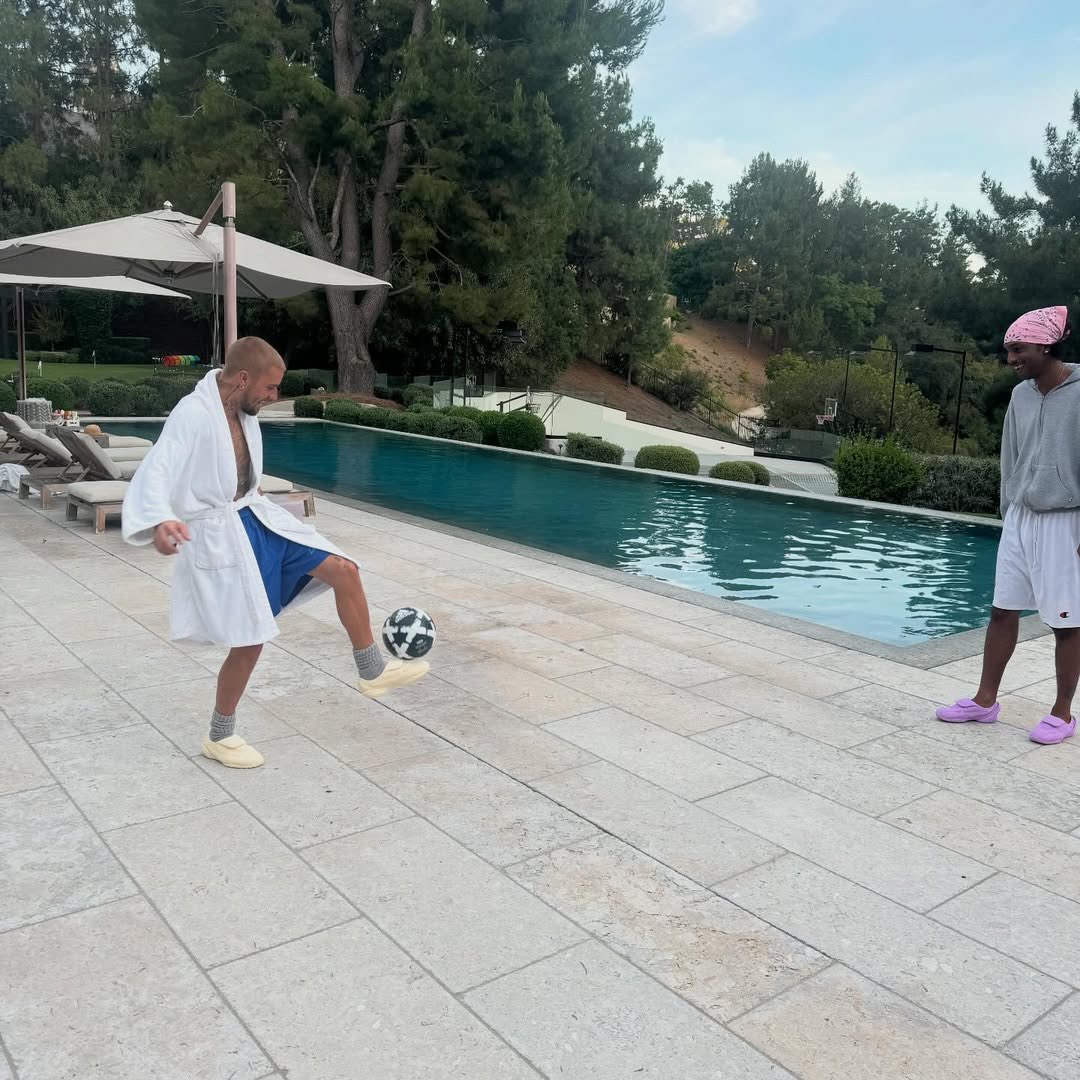 GzIFOQNacAAWhZx?format=jpg&name=medium Inside Justin Bieber’s Villa Life: Kicks Ball With Bakar by the Pool