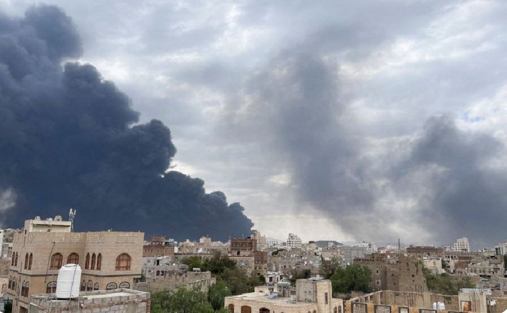 Violent explosions shake the Yemeni capital,Sanaa.