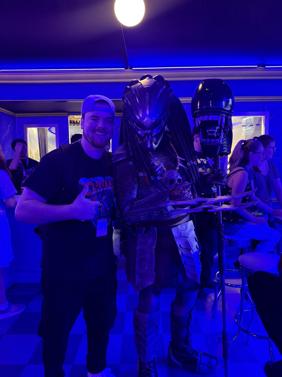 DCCavalier_'s tweet photo. Always a great time at #FANEXPOCanada. Loved the Alien Earth display https://t.co/xcozjFWvzb