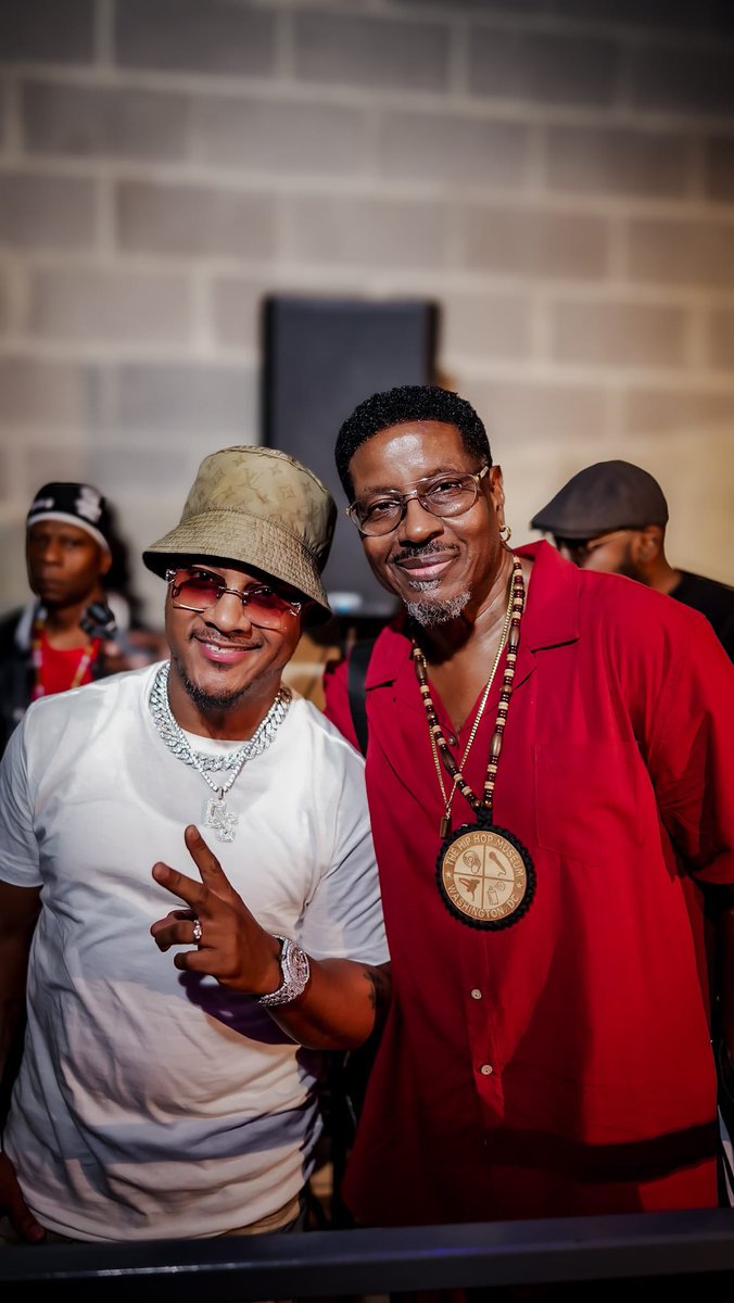 DJQUICKSILVA's tweet image. I have done some pretty dope stuff in my career but yesterday is definitely on the top of the list 🙌🏽 I had the privilege of inducting Kid &amp;amp; Play into the National HipHop Museum 🔥🔥 

As a kid who was truly inspired by House Party this moment was special 🙏🏽