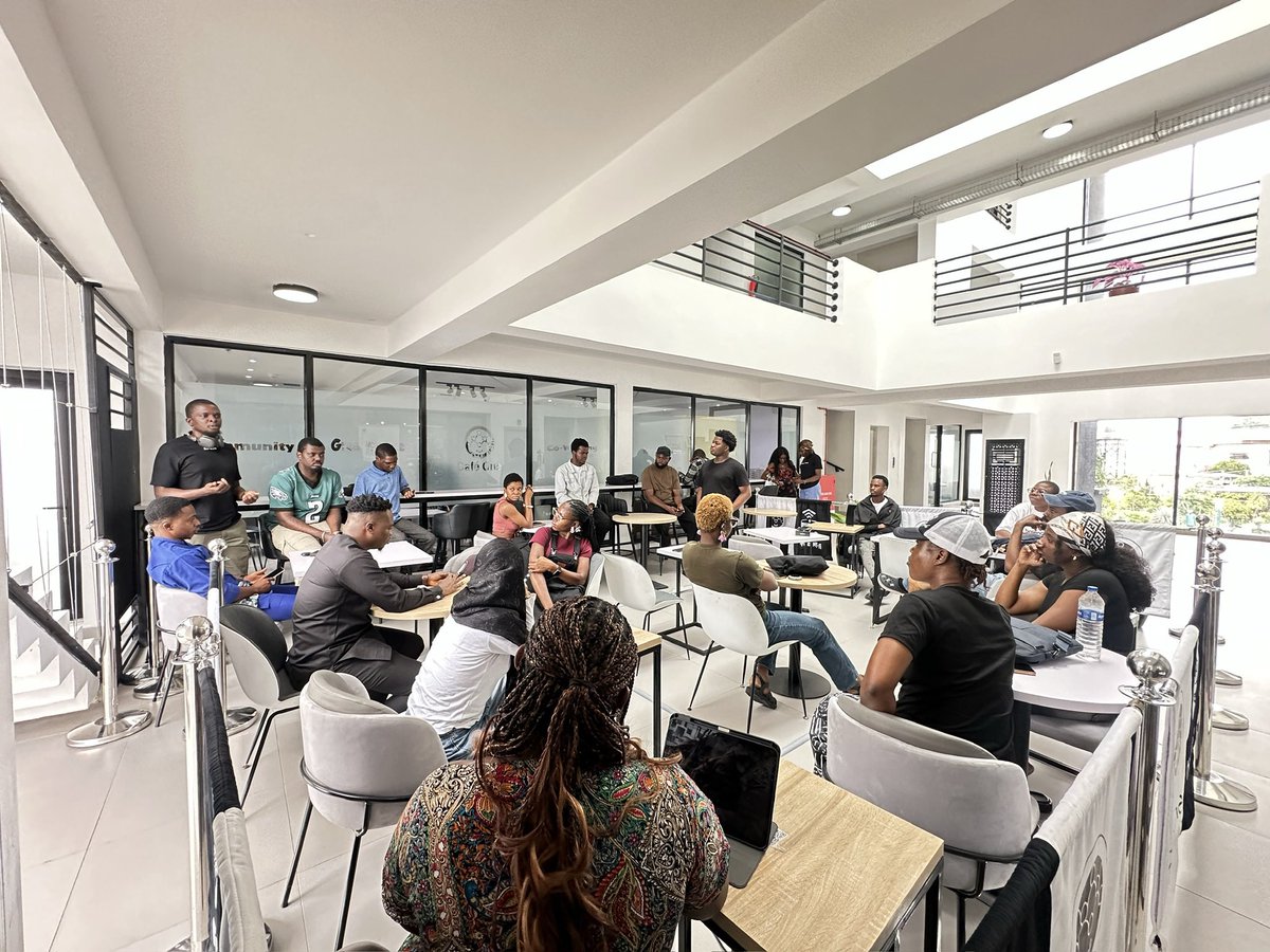 Delighteebrands's tweet photo. Yesterday was Stirfry, organized by Francis Odeyemi.  Met some amazing designers and non designers discussing the present and future of Product and AI. https://t.co/J5AZKOoUCU