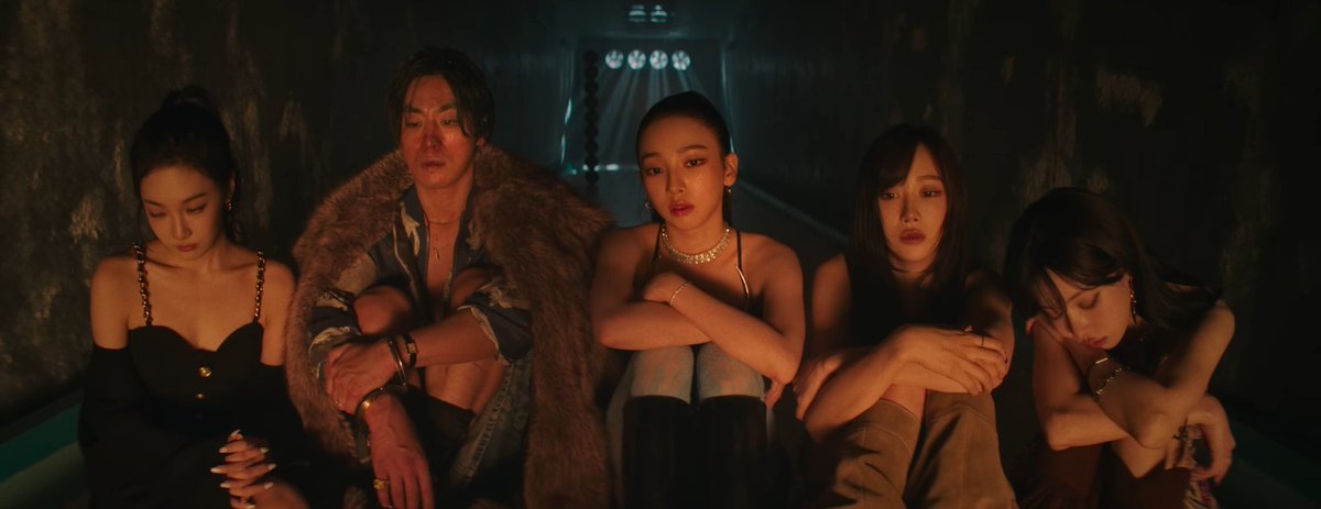 aespa on the trailer for the 6th mini album 'Rich Man.'